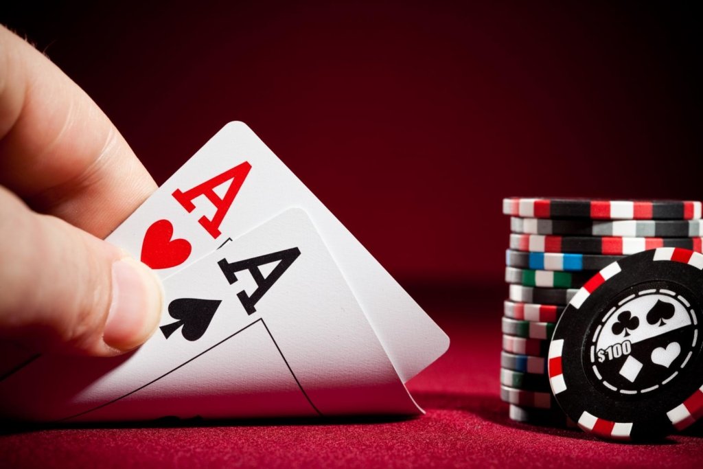 Wie man Poker spielt: Regeln für Anfänger